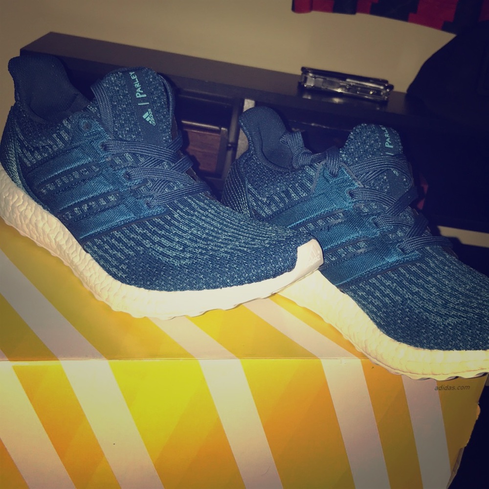 Ultra Boost Parleys. Ocean Blue